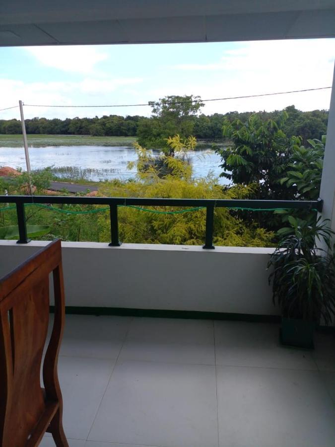 Lake Edge Дамбула Екстериор снимка